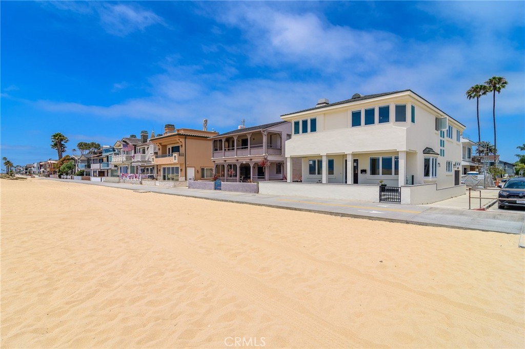 Photo 3 of 56 of 600 W Oceanfront house