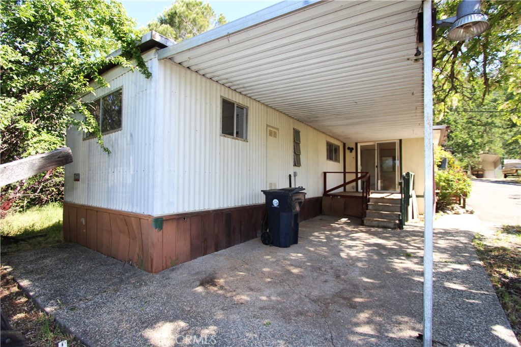 Photo 13 of 16 of 3427 Clyde Street mobile home