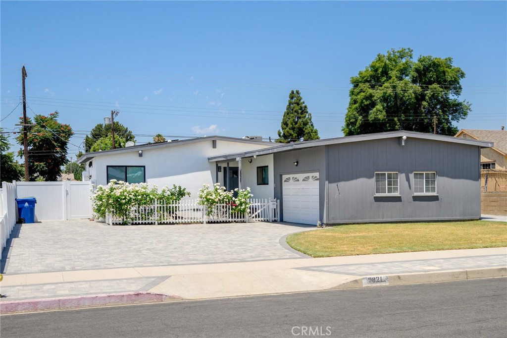 Photo 1 of 28 of 9821 Odessa Avenue house