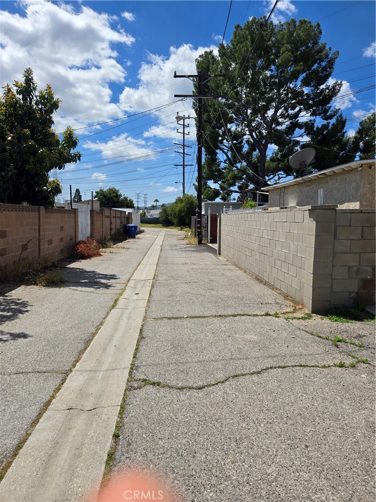 Photo 15 of 20 of 6150 Cleon Avenue house