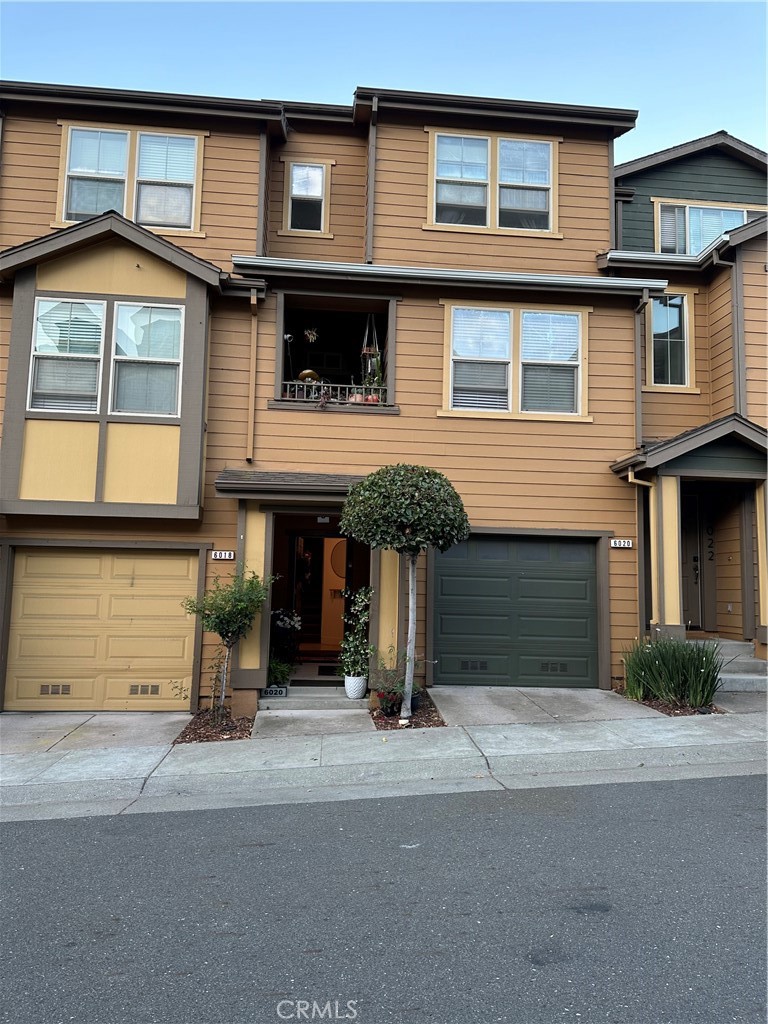 Photo 1 of 28 of 6020 Old Quarry Loop townhome