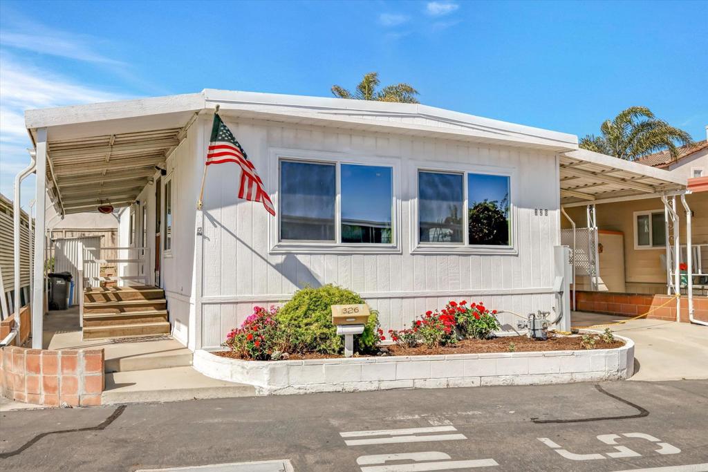 Photo 3 of 25 of 326 Killdeer Lane mobile home