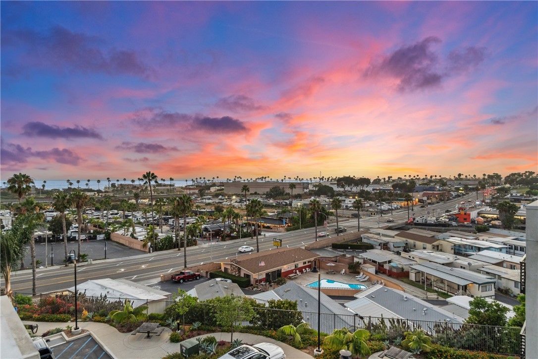 Photo 4 of 37 of 1558 Vista Del Mar Way 2 townhome