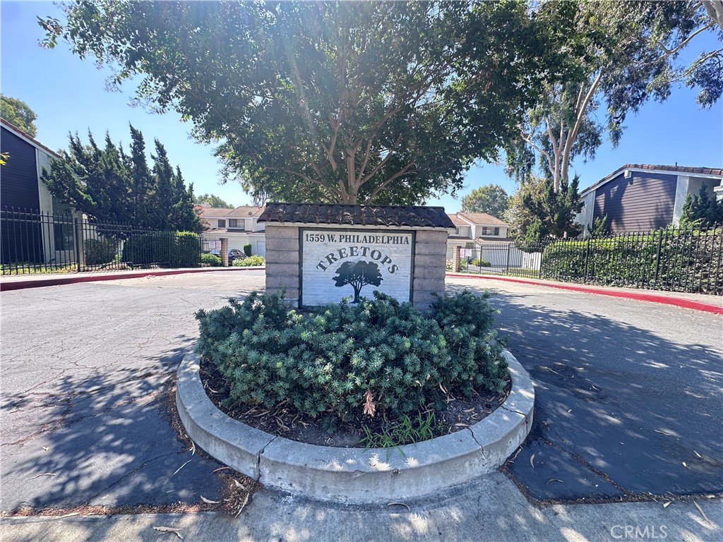 Photo 19 of 19 of 2226 Smoke Tree Lane condo