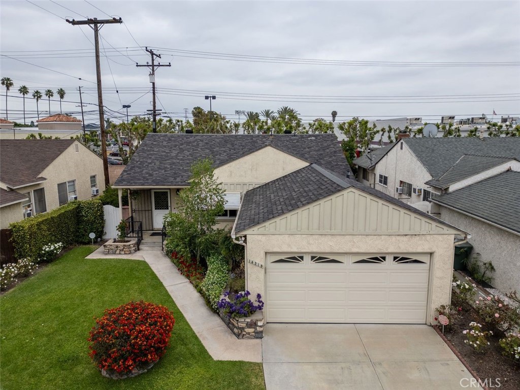 Photo 1 of 29 of 14318 Castana Avenue house