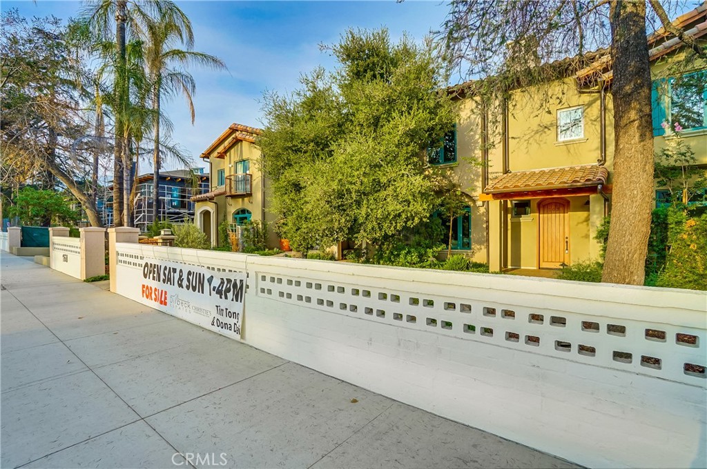 Photo 2 of 40 of 168 S Sierra Madre Boulevard 103 townhome