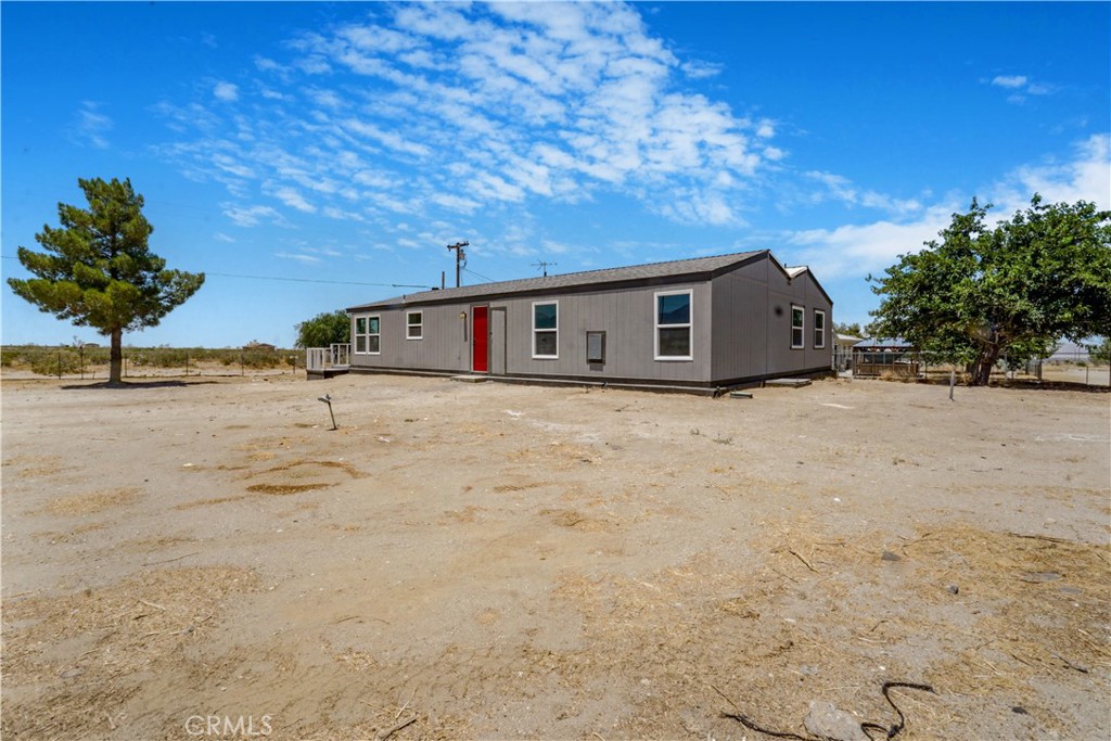 Photo 8 of 64 of 14245 Mescalero Road house