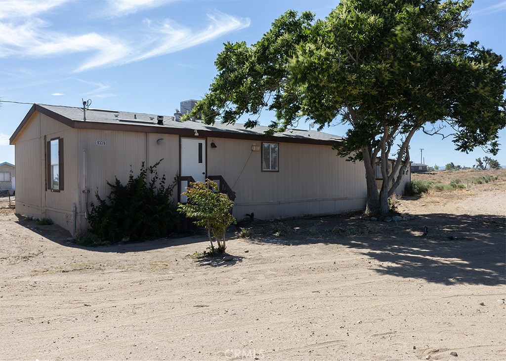 Photo 2 of 12 of 9339 Vinton Road mobile home