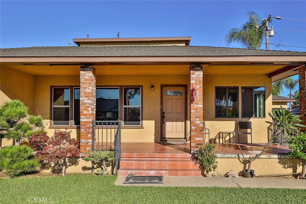 Photo 4 of 43 of 4136 Sandoval Avenue house