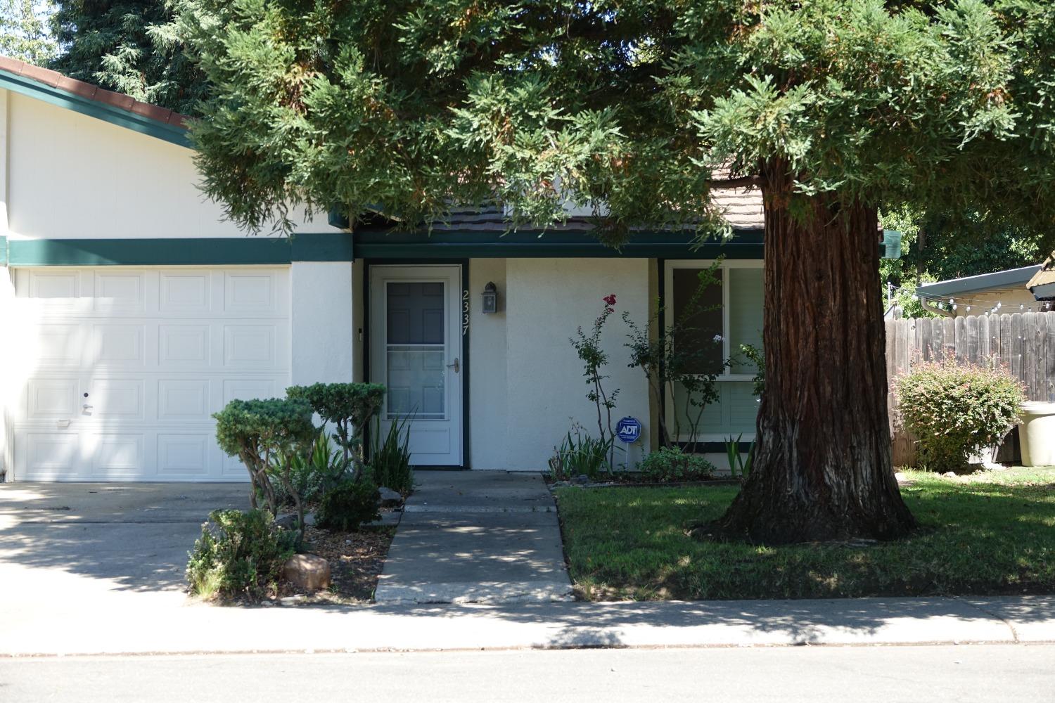 Photo 1 of 24 of 2337 Bridlewood Drive condo