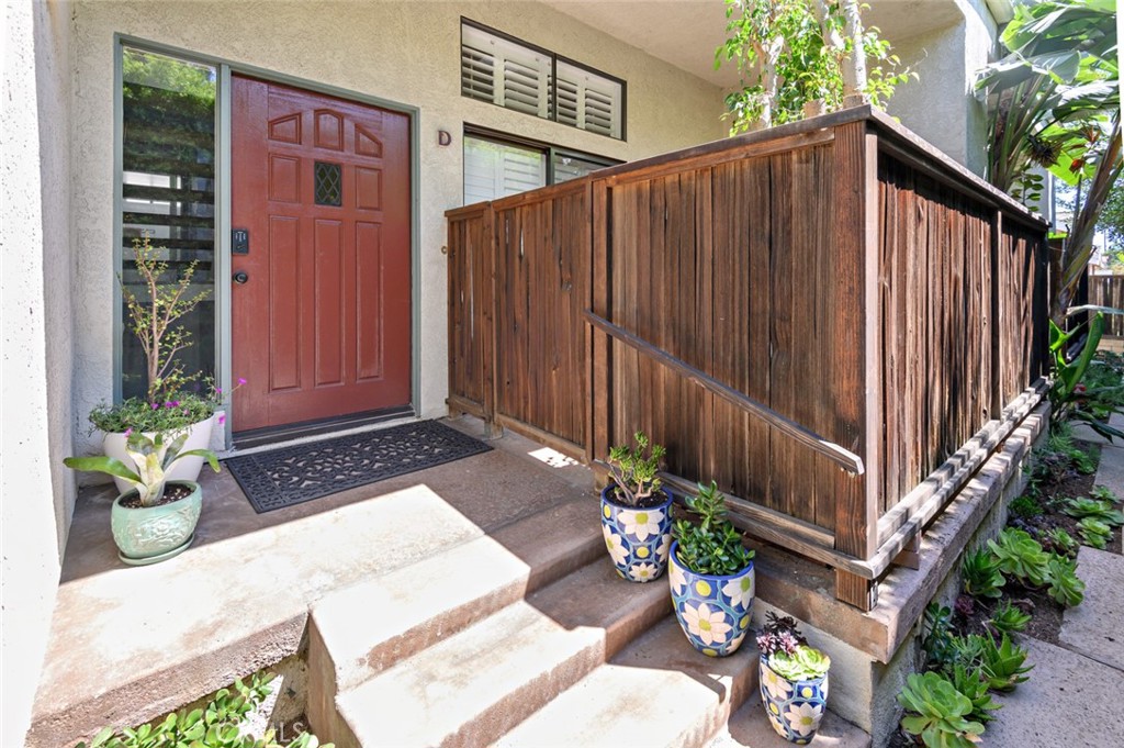 Photo 3 of 31 of 2106 Vanderbilt Lane D townhome