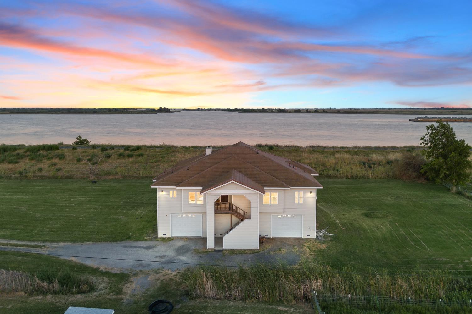 Photo 89 of 98 of 19050 Sherman Island East Le Road house