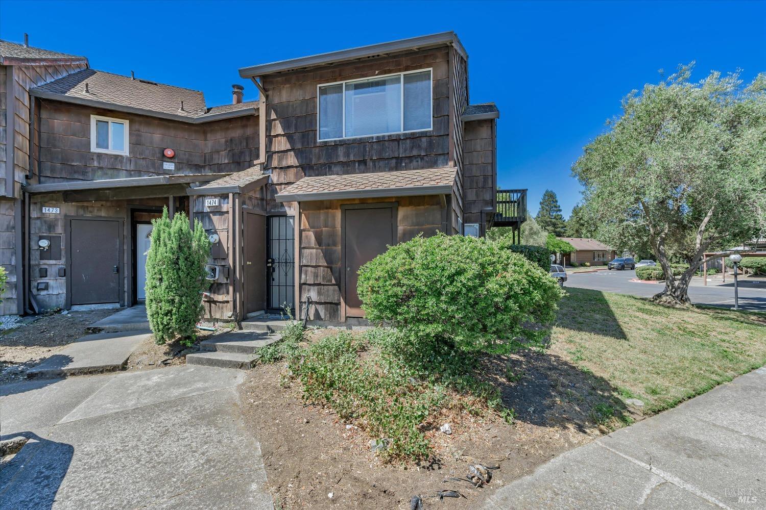 Photo 1 of 41 of 1473 Parkway Drive townhome