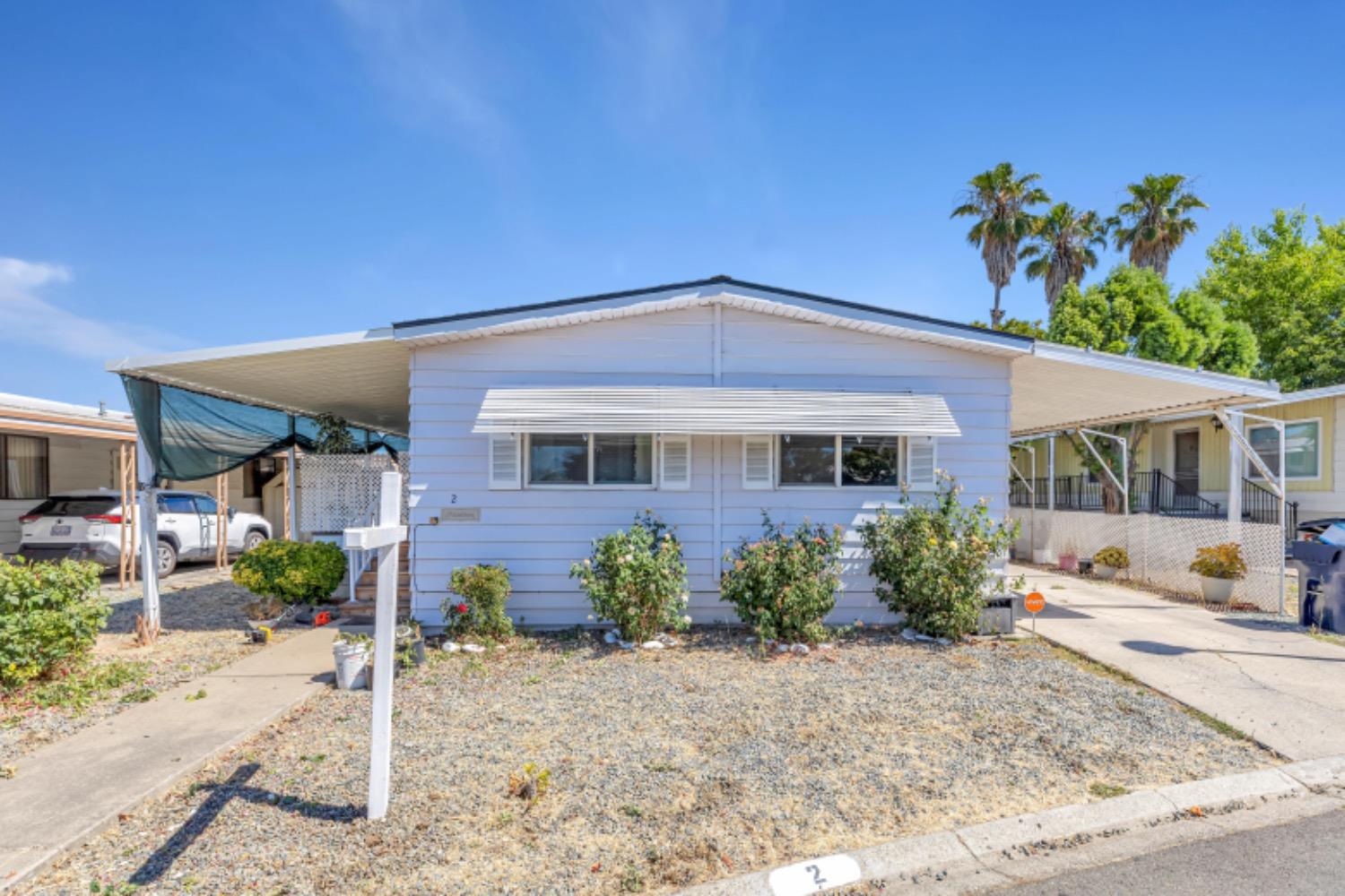 Photo 3 of 43 of 2 Bentley Avenue mobile home