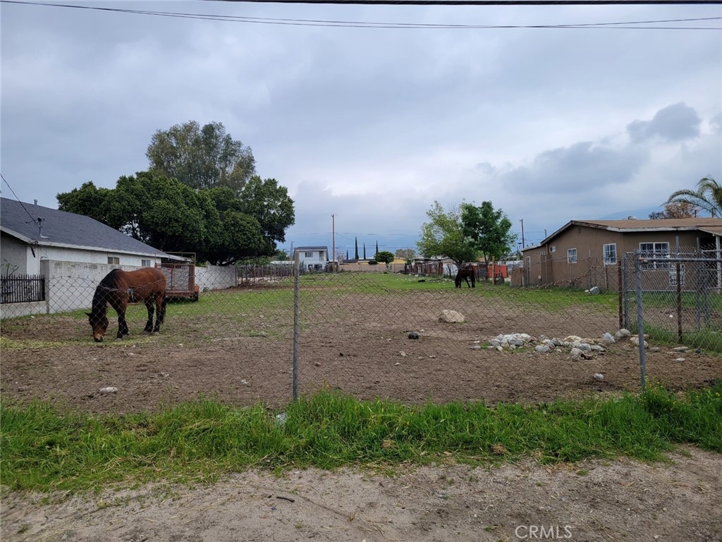 Photo 2 of 5 of 2242 W 3rd Avenue land