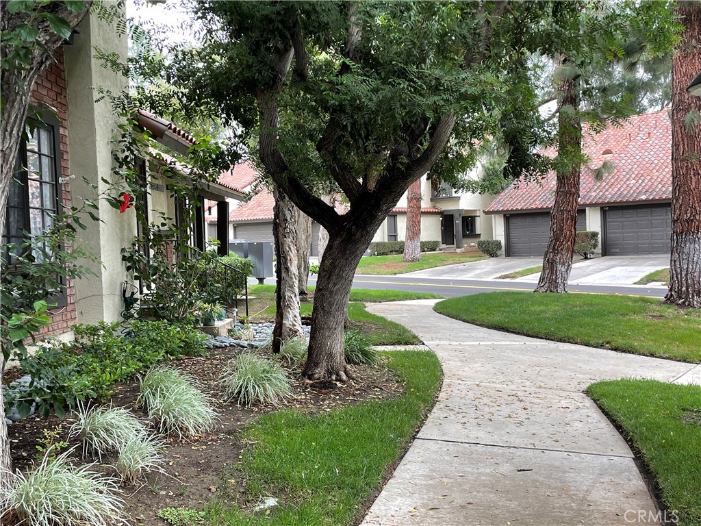 Photo 5 of 45 of 633 Santa Paula Court townhome