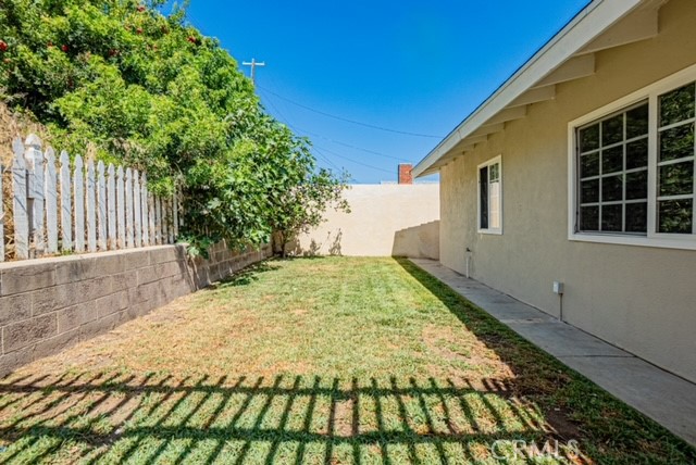 Photo 6 of 7 of 1719 N Taper Avenue house