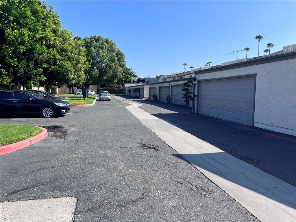 Photo 4 of 29 of 4311 W Mcfadden Avenue 9 townhome