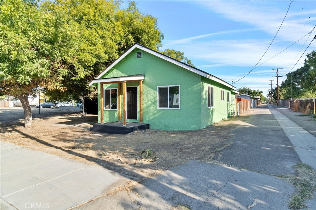 Photo 2 of 32 of 1516 Stillman Street house