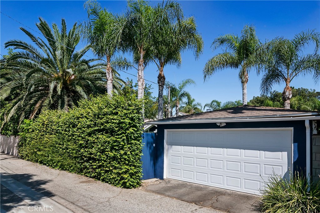 Photo 60 of 64 of 13446 Chandler Boulevard house