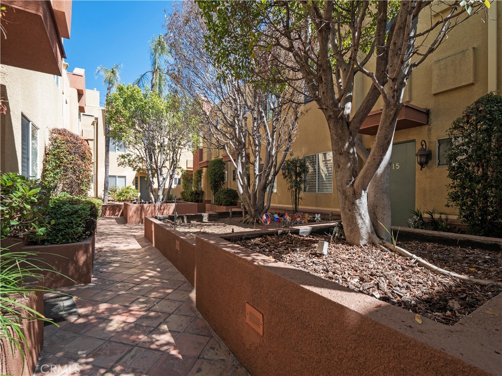 Photo 3 of 41 of 5350 Sepulveda Boulevard 17 townhome