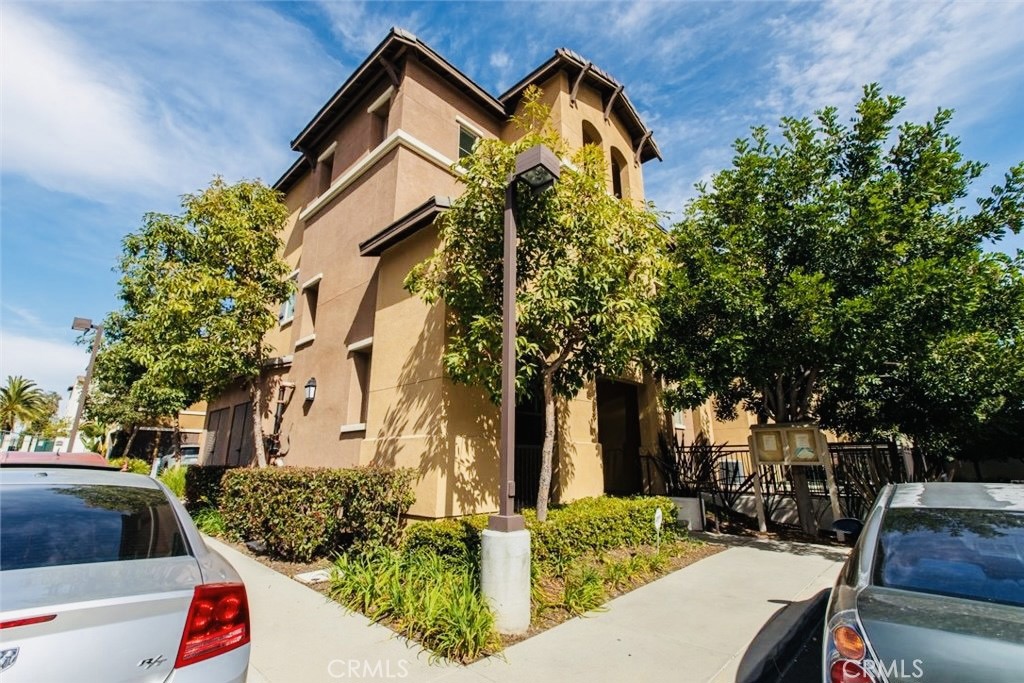 Photo 2 of 6 of 1856 Orizaba Avenue townhome