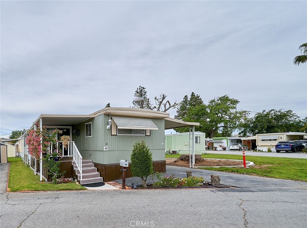 Photo 4 of 34 of 5932 E Los Angeles Avenue 40 mobile home