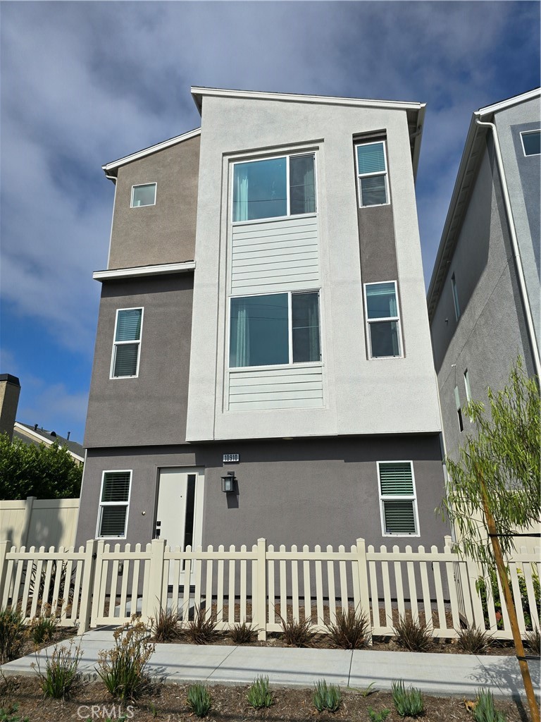 Photo 1 of 35 of 10910 Scottsbluff Drive condo