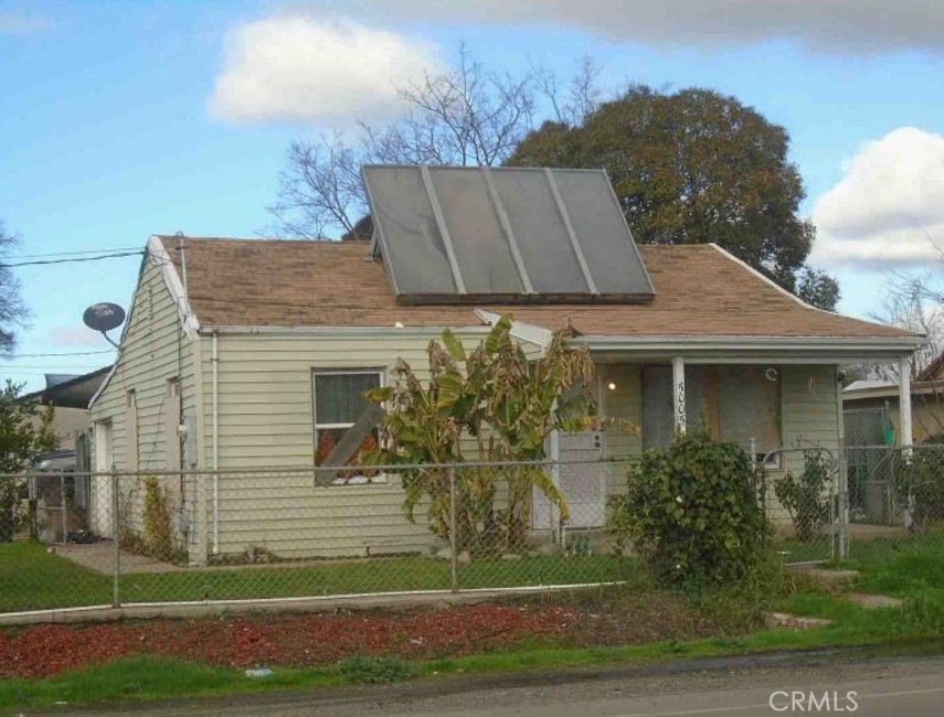 Photo 1 of 3 of 5005 E Washington Street house