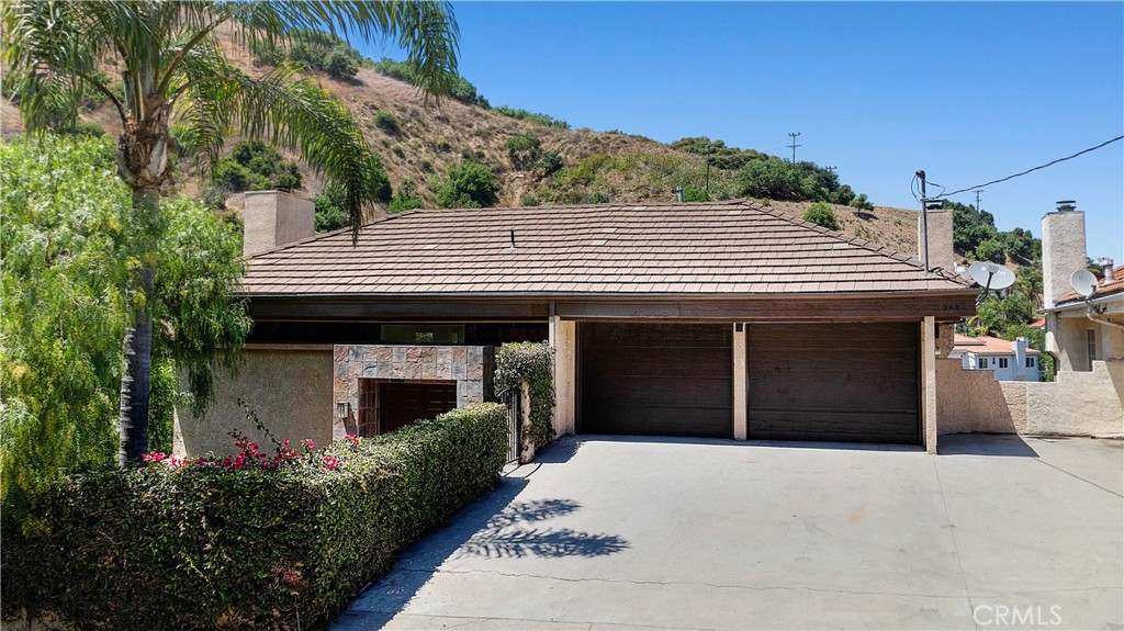 Photo 2 of 33 of 3482 Coldwater Canyon Avenue house