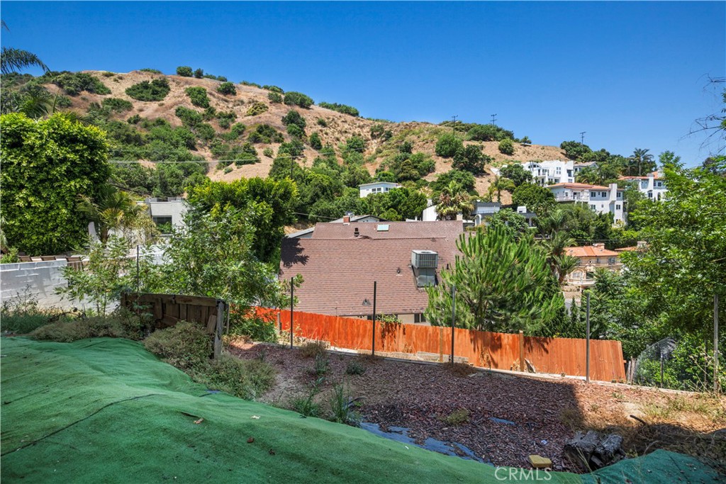 Photo 31 of 33 of 3482 Coldwater Canyon Avenue house