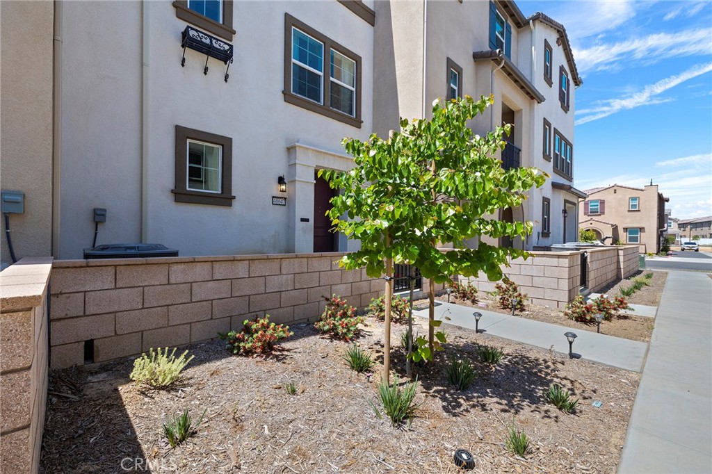 Photo 16 of 39 of 40647 Melrose Drive townhome