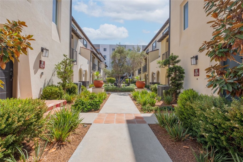 Photo 5 of 36 of 22280 Poppy Court townhome