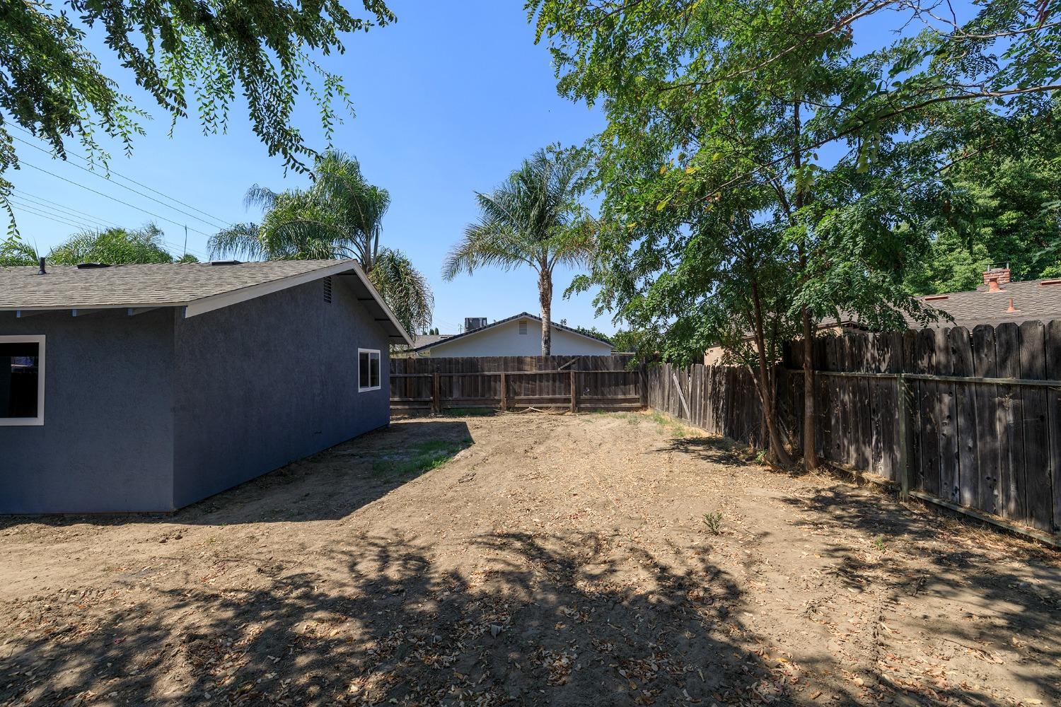 Photo 41 of 47 of 931 E Linwood Avenue house