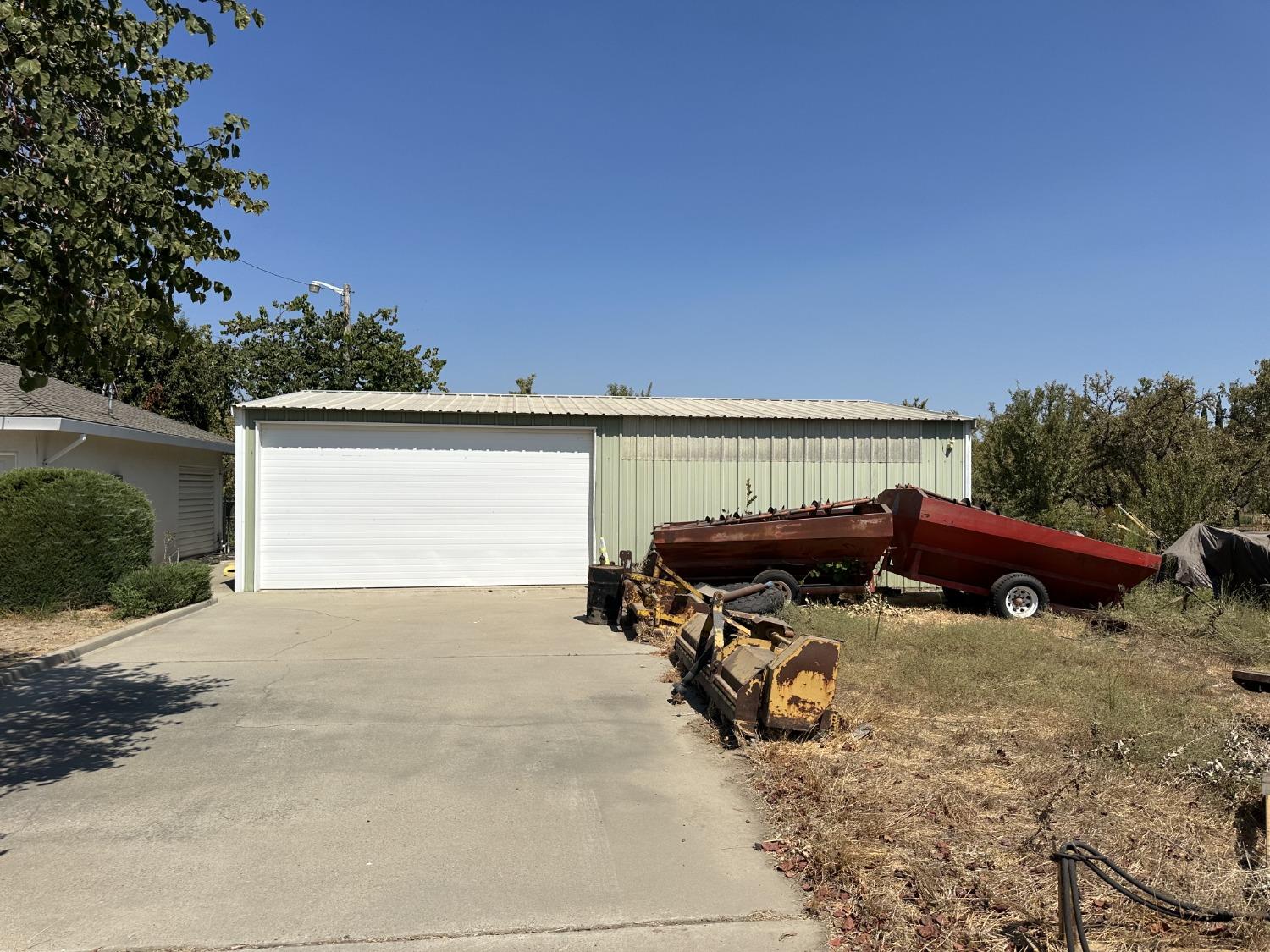 Photo 5 of 24 of 5737 E Keyes Road house