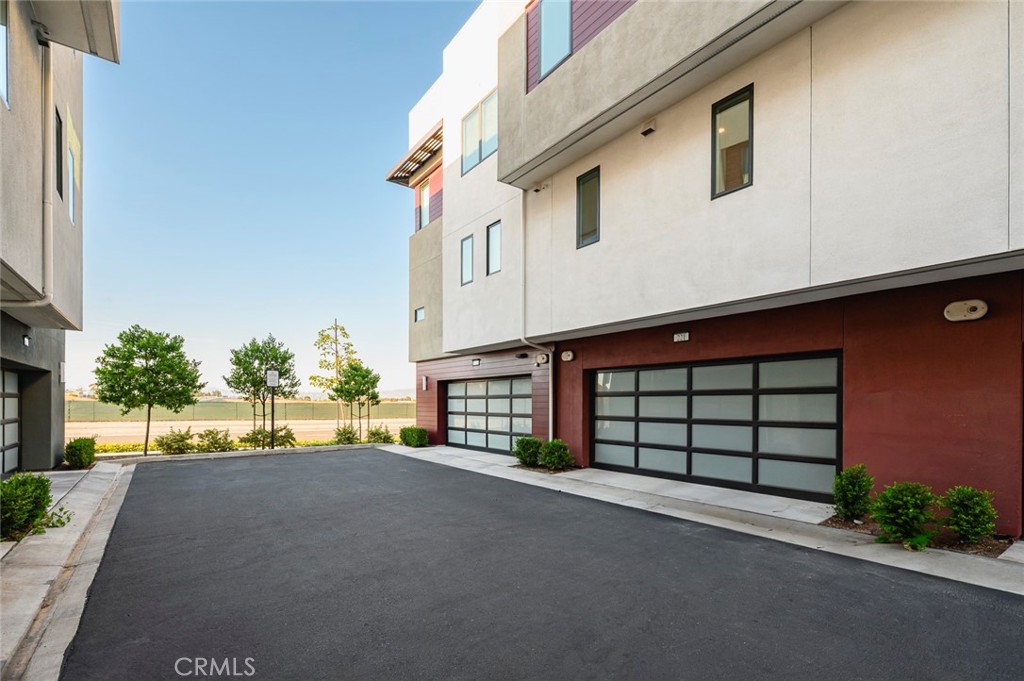 Photo 21 of 29 of 221 Waypoint townhome