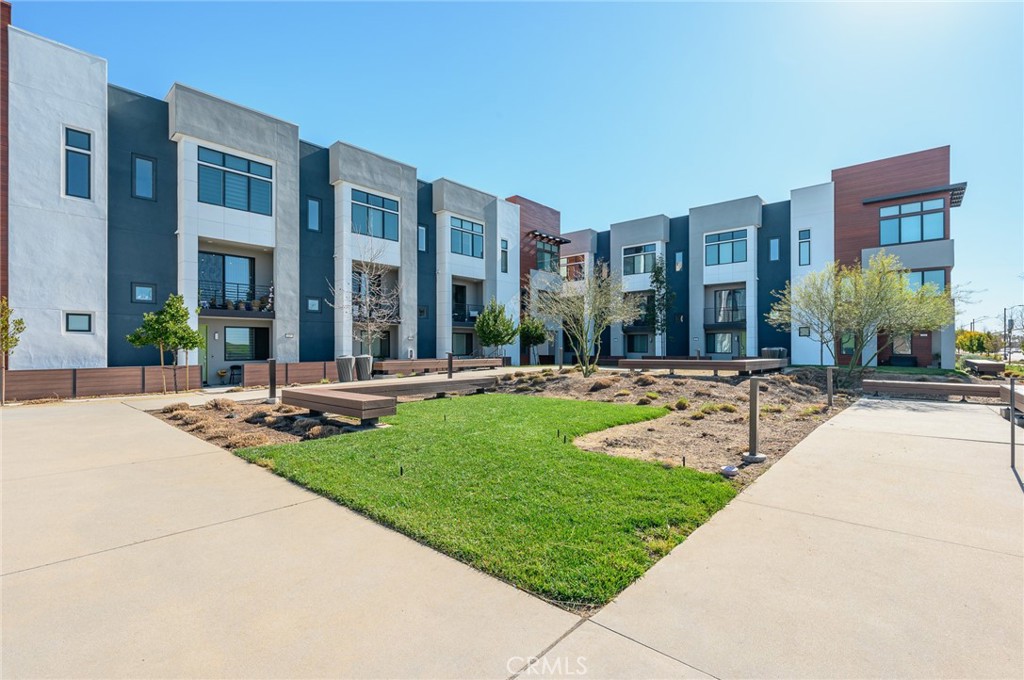 Photo 24 of 29 of 221 Waypoint townhome