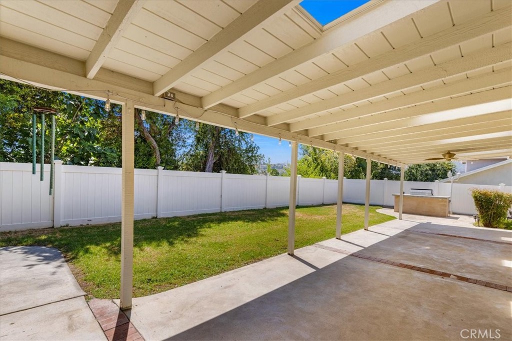 Photo 26 of 32 of 24134 Avenida Crescenta house