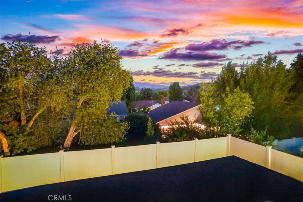 Photo 28 of 32 of 24134 Avenida Crescenta house