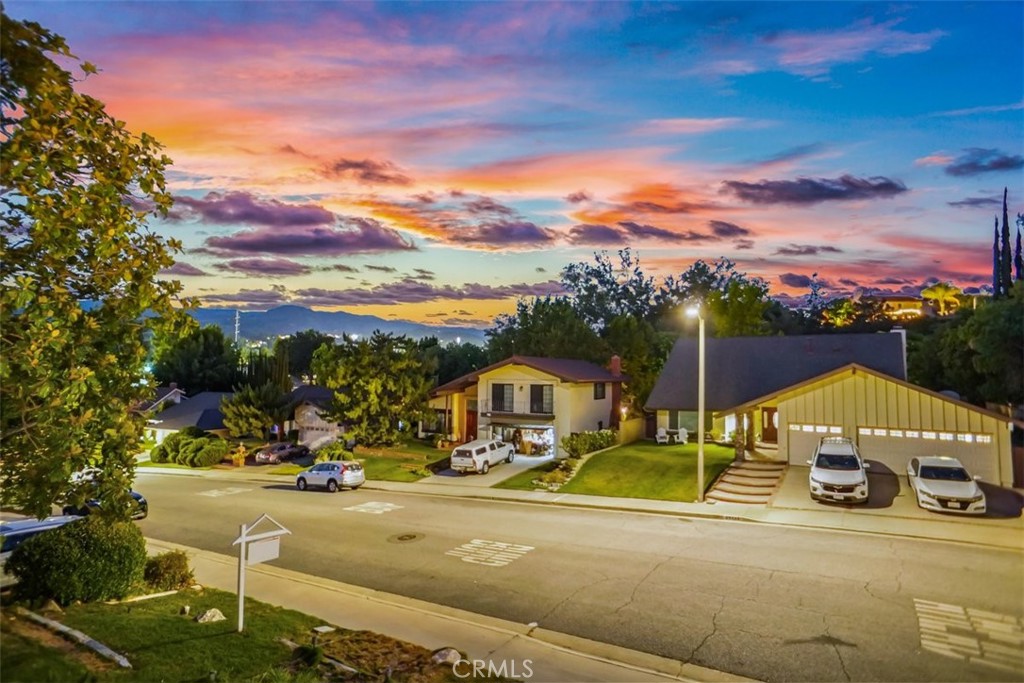 Photo 30 of 32 of 24134 Avenida Crescenta house