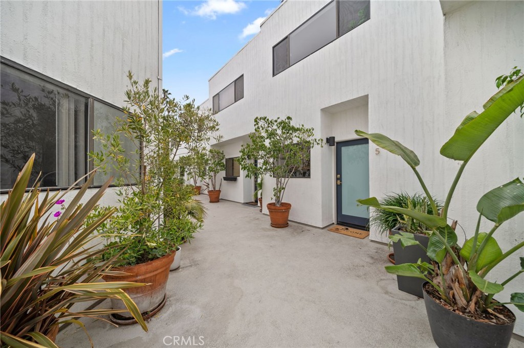 Photo 4 of 36 of 2500 Abbot Kinney Boulevard 5 condo