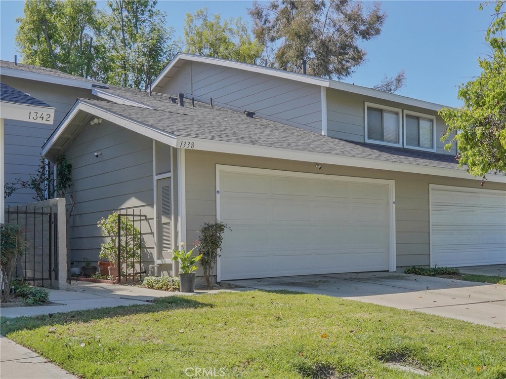 Photo 1 of 22 of 1338 Oahu Street townhome