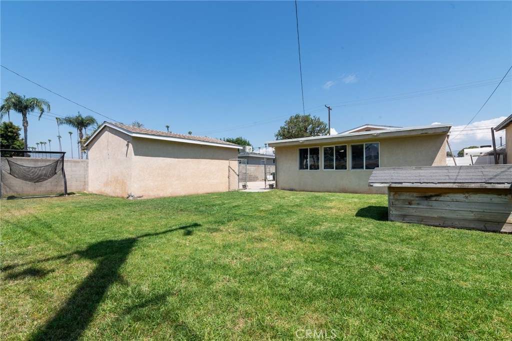 Photo 23 of 26 of 1426 E Workman Avenue house