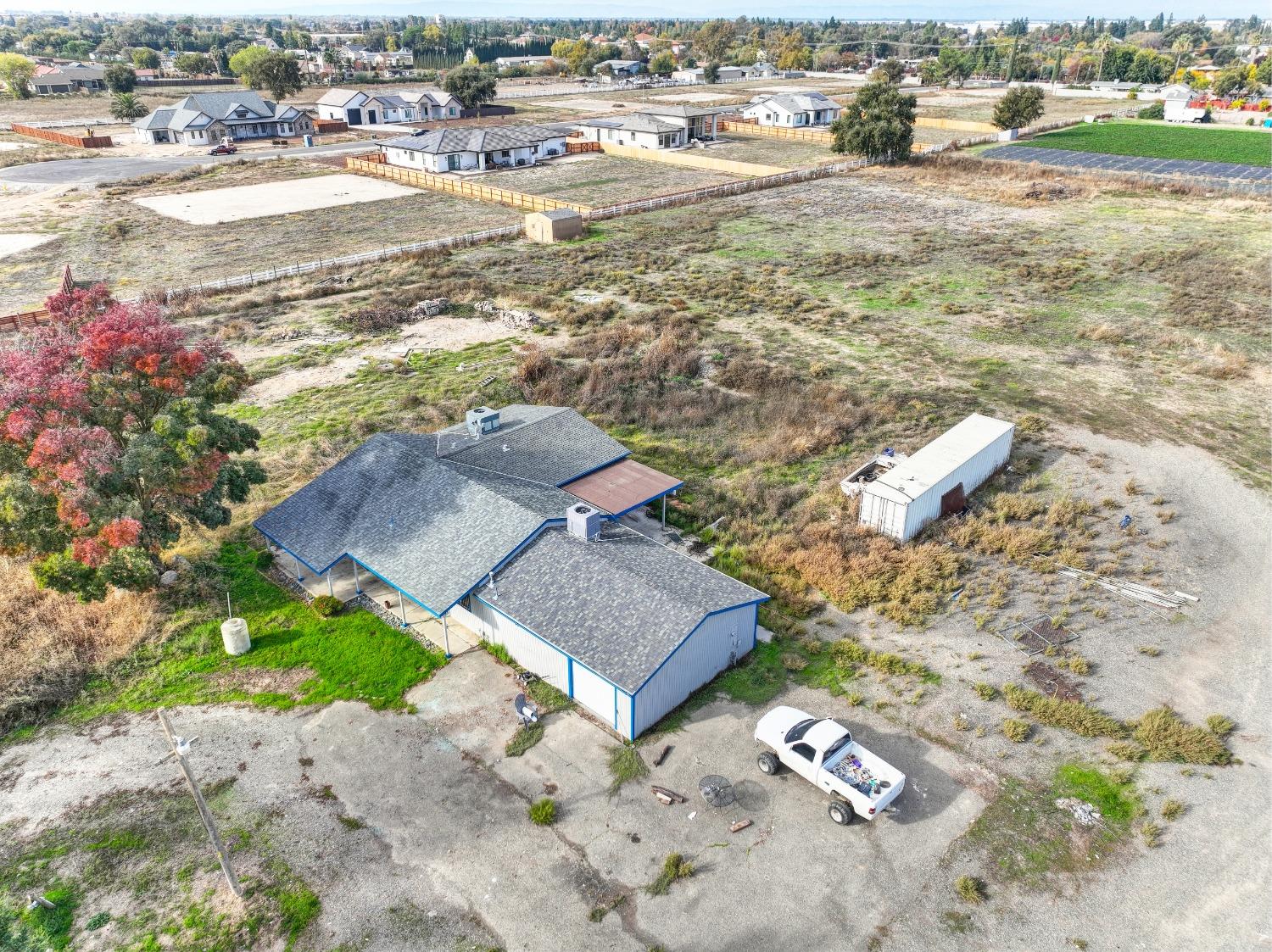 Photo 17 of 33 of 2935 Jefferson Boulevard house