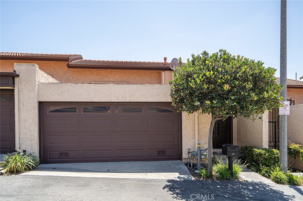 Photo 38 of 42 of 10628 Tierra Navarra Drive townhome