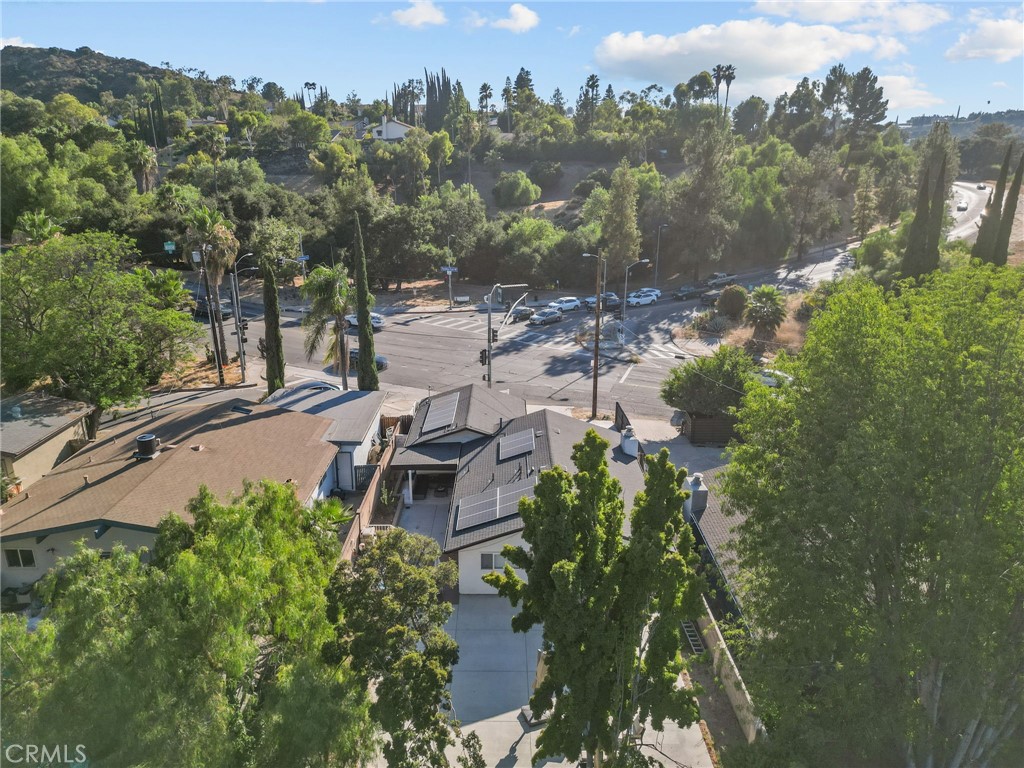 Photo 4 of 19 of 4700 Topanga Canyon Boulevard house