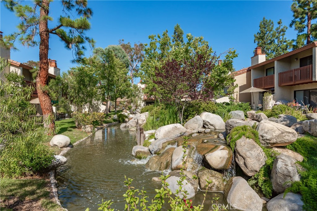 Photo 18 of 32 of 21551 Burbank Boulevard 97 townhome