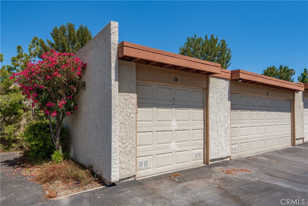 Photo 23 of 32 of 21551 Burbank Boulevard 97 townhome