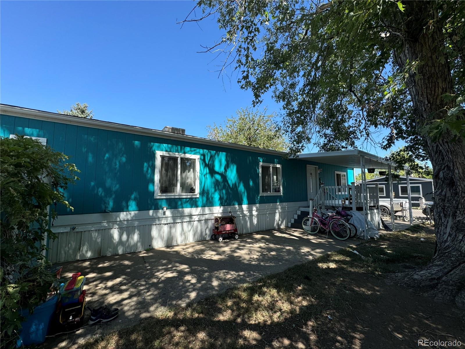 Photo 3 of 9 of 1929 Bounty Street mobile home