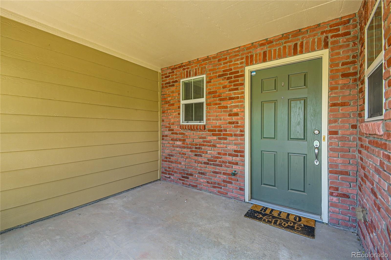 Photo 3 of 31 of 17231 E Arizona Place townhome